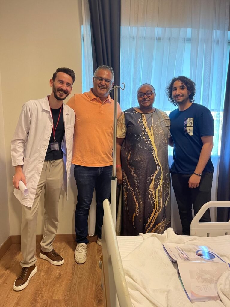 Dr. Volkan Arayıcı and his medical team at the best gastric bypass clinic in Turkey.