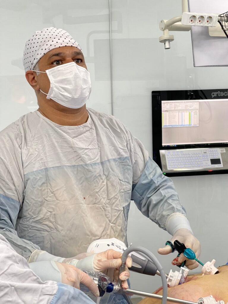 Mide küçültme ameliyatı türkiye - Op.Dr.Volkan Arayıcı Avrupanın bir çok ülkesinden gelen hastaları sağlıklarına kavuşturup yeni hayatlarına uğurluyor.